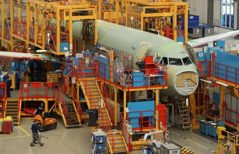 Airbus изпревари Boeing по поръчки през изминалата година