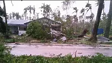 Тропически циклон съсипа остров Тонга в Тихия океан (видео)