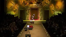Dolce & Gabbana представи чантите си с дронове (видео)