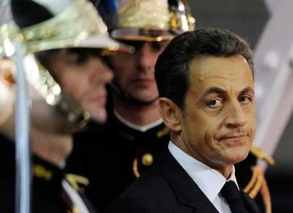Втори ден под стража за Саркози