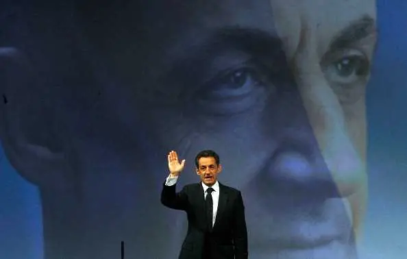 Цял ден разпит на бившата дясна ръка на Саркози