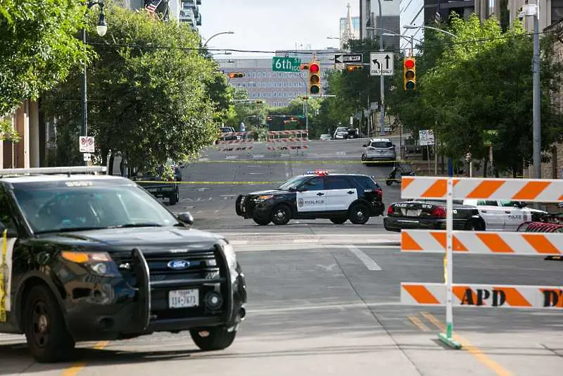 Двама загинаха в Остин при взрив на колети-бомби