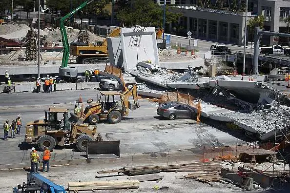Маями: Два дни преди трагедията имало сигнал за пукнатини по моста