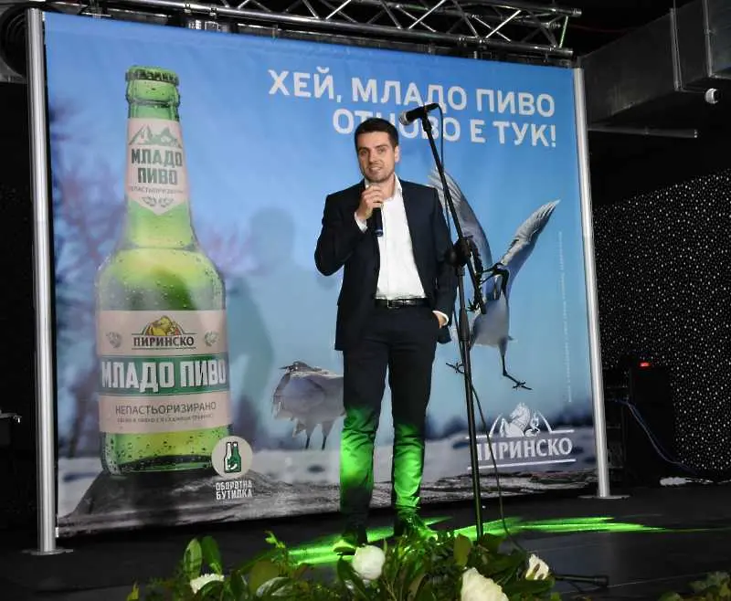  Карлсберг България инвестира в нови 2 млн. бутилки за новия сезон на Пиринско Младо пиво