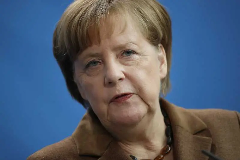 Меркел: „Северен Поток 2“ не е възможен без яснота за Украйна