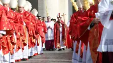 На Светли четвъртък папа Франциск изми краката на 12 затворници 