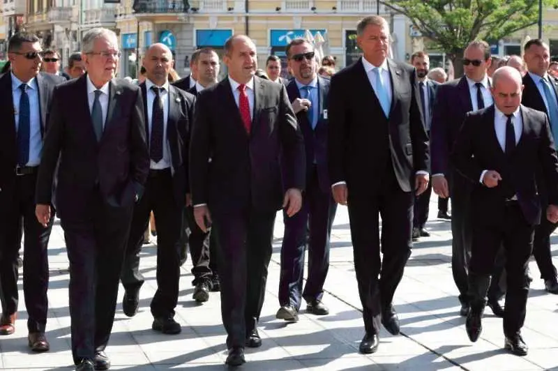 Неформална среща на трима президенти в Русе