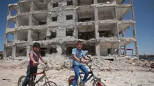 Сирийските бунтовници се изтеглят от обкръжени зони край Дамаск и Хомс