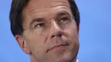 Холандският премиер оцеля след вот на недоверие за спорен данък