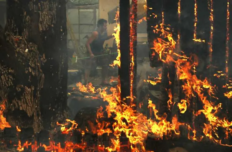 Огромен пожар погълна сградата в Сао Паоло, броят на жертвите е неизвестен