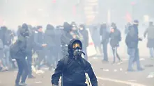 Близо 300 арестувани след сблъсъците с ултралеви в Париж на 1 май