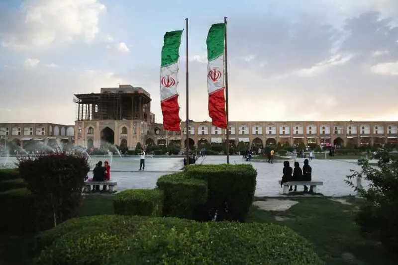 Техеран: Няма да искаме разрешение от никого, за да развиваме отбранителните си способности 