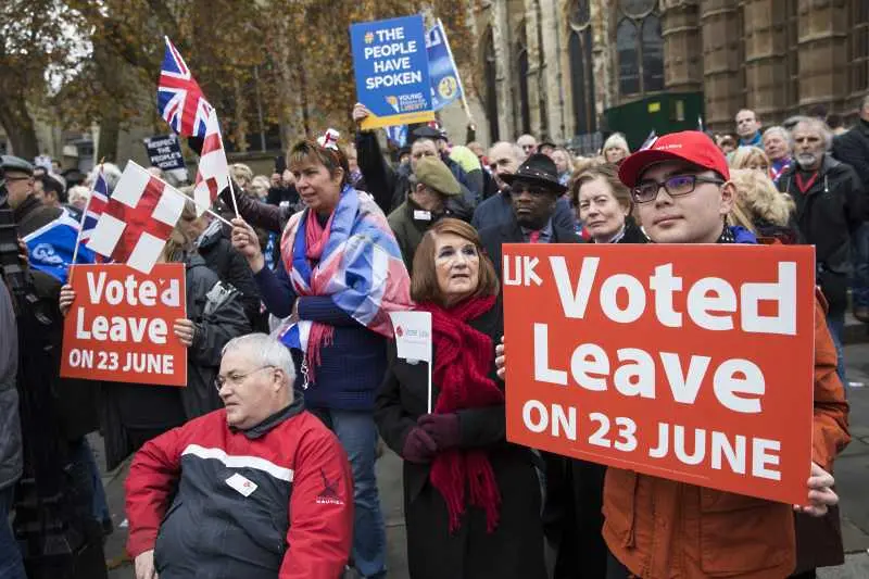 Британската избирателна комисия глоби движение на евроскептици заради кампанията им за Брекзит