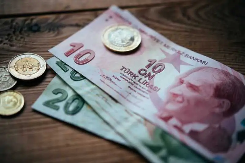 Турската лира достигна нов исторически минимум