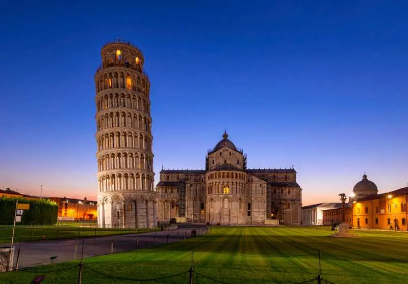 Вижте защо наклонената кула в Пиза удържа на земетресения