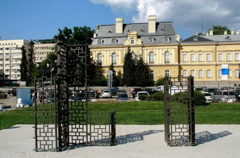 Започна изграждането на Бронзовата къща в София