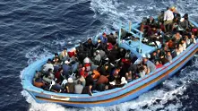 Италия приема над 900 мигранти, спасени от нейната брегова охрана