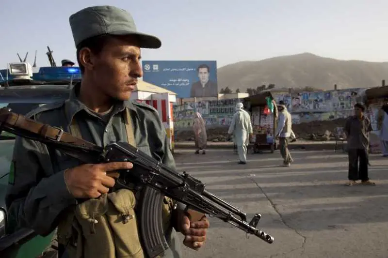 15 души загинаха при нов самоубийствен атентат в Афганистан