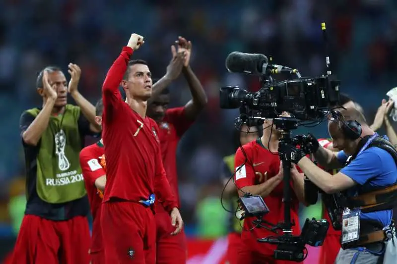 Футболно шоу под знака на Испания и Португалия