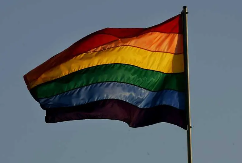 Чешкото правителство подкрепи законопроект за еднополовите бракове