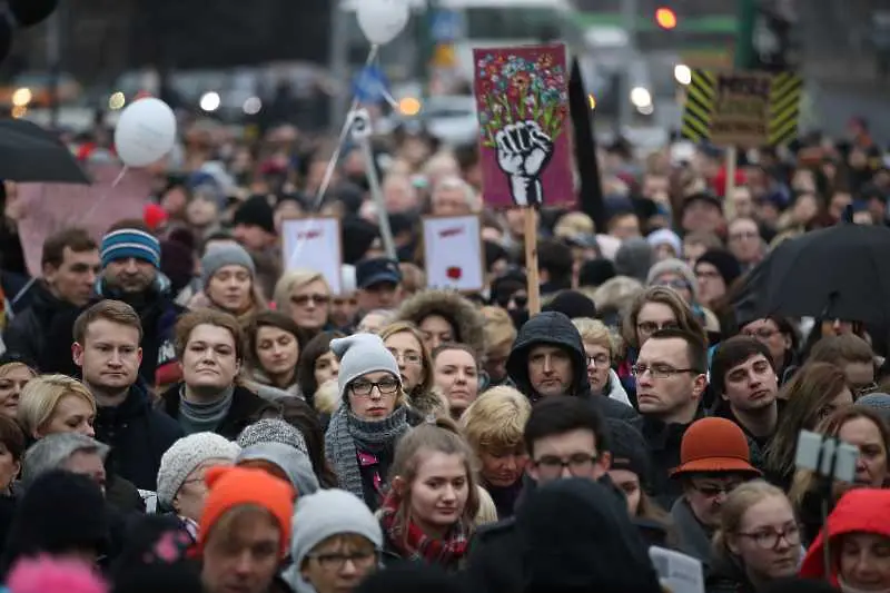 Протест в Полша срещу законопроект за нови ограничения на абортите