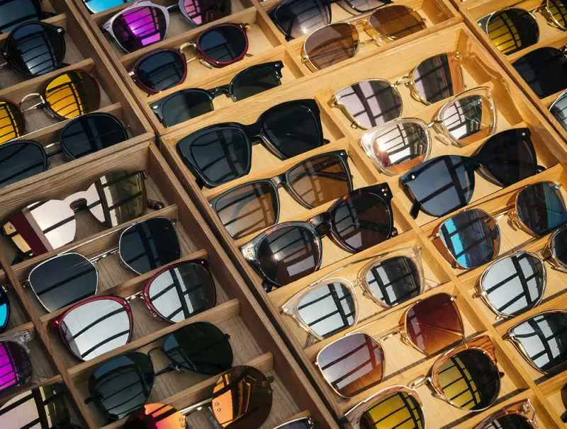 Близо три пъти намалели нарушенията в продажбата на слънчеви очила