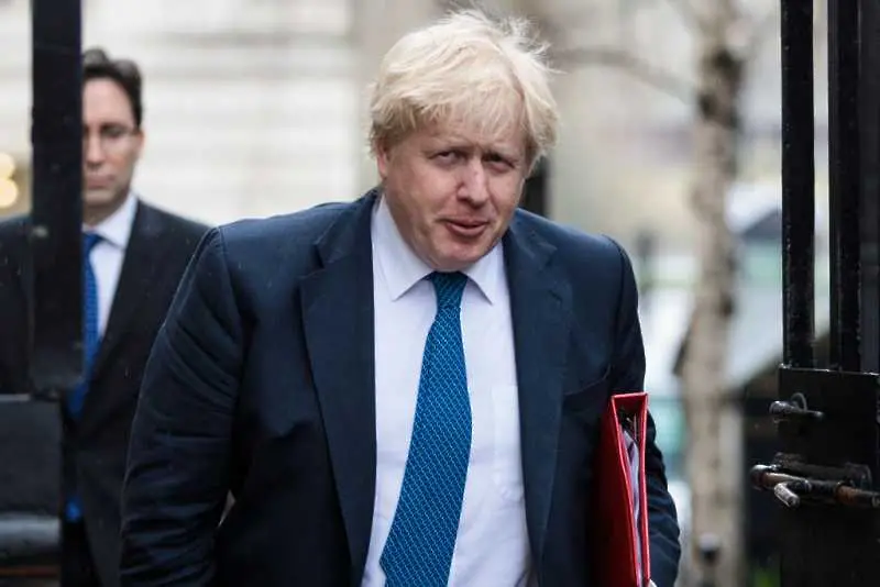 Британският външен министър Борис Джонсън също хвърли оставка