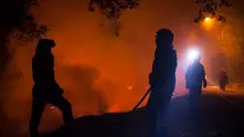 Огромният пожар в Португалия се разпростря на 100 километра