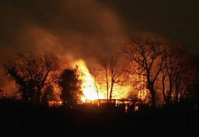 Мащабна евакуация в Британска Колумбия заради горските пожари