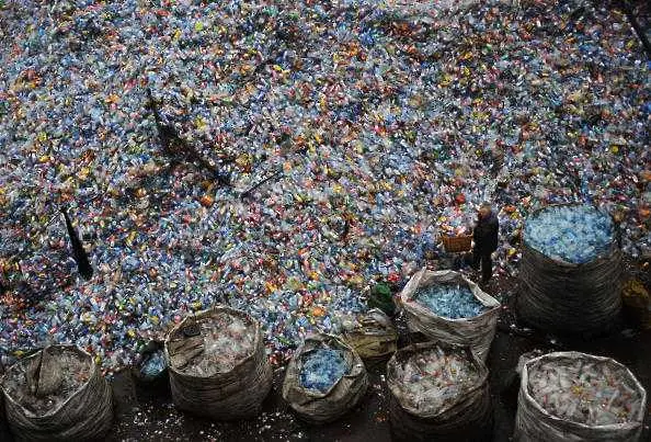 Тайланд забранява вноса на електронни и пластмасови отпадъци 