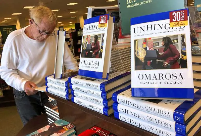 Книгата на Омароса се превърна в бестселър в САЩ