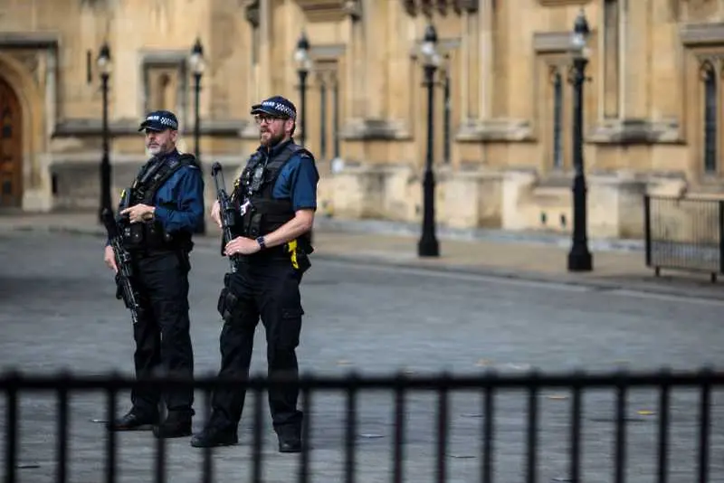 Задържаният за нападението с кола в Лондон остава в ареста до понеделник