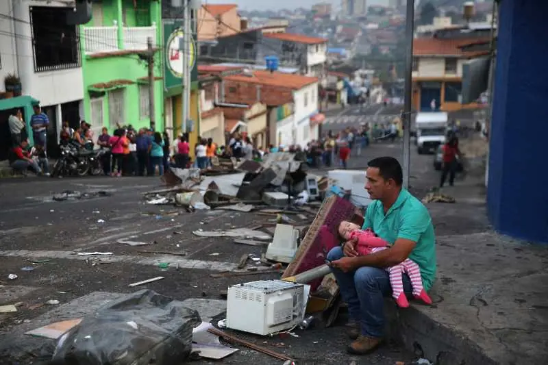 ООН: Близо 2,3 млн. души са напуснали Венецуела заради липса на храна и лекарства