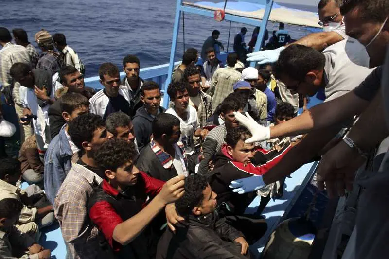 Италия призова страните от ЕС да поемат част от мигрантите от кораб в Сицилия