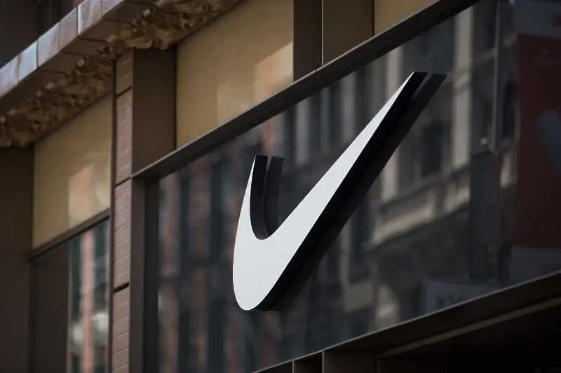 Акциите на Nike понесоха удар, след като компанията зае политическа позиция