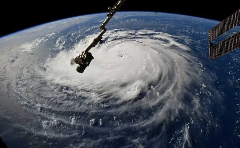 Ураганът Флорънс засилва мощта си, 3 щата обявиха извънредно положение