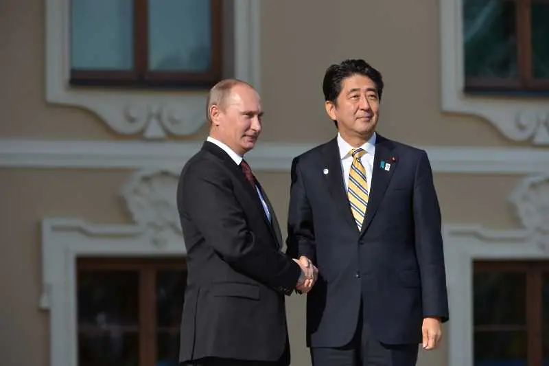 Шиндзо Абе: Срещата ми с Владимир Путин е крачка към двустранен мирен договор 