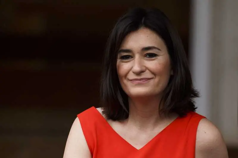 Испанска министърка подаде оставка заради скандал с магистърската й диплома
