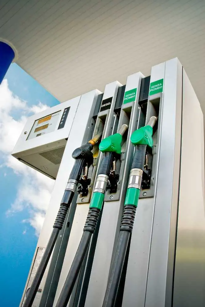 Венецуела въвежда пазарни цени на бензина