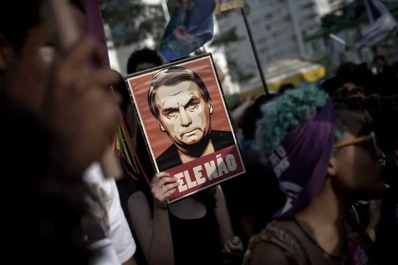 Крайнодесен и ляв отиват на втори тур от президентските избори в Бразилия