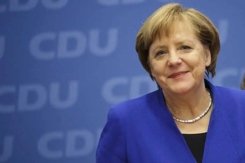 Меркел получи важна подкрепа за лидерския пост в партията си