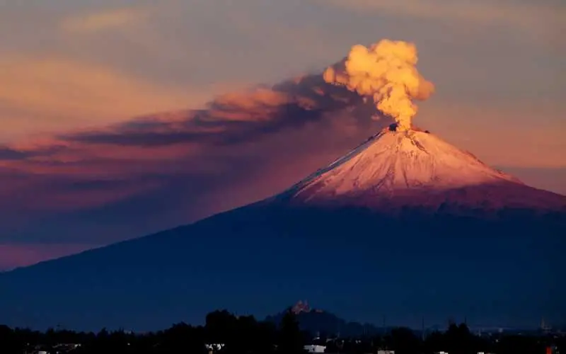 Изригна вулканът Попокатепетъл, няма опасност за населението