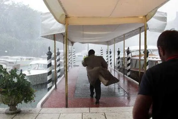 Хаос и разрушения в Северна Италия, бури отключиха тежки свлачища