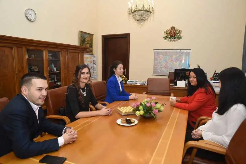 Кандидати за министри седнаха в стола на Лиляна Павлова