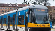 Трамвай дерайлира и се заби в стълб в София, няма пострадали