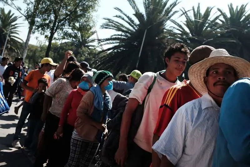 Нов керван от мигранти потегли от Салвадор към САЩ