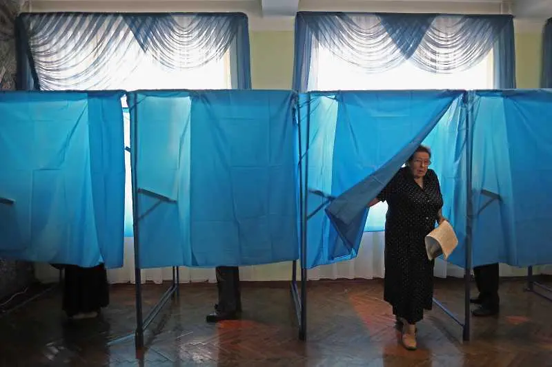 Днес се провеждат избори в сепаратистките области в Източна Украйна