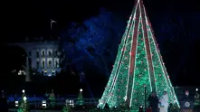 Мелания Тръмп пусна светлините на елхата пред Белия дом (снимки и видео)
