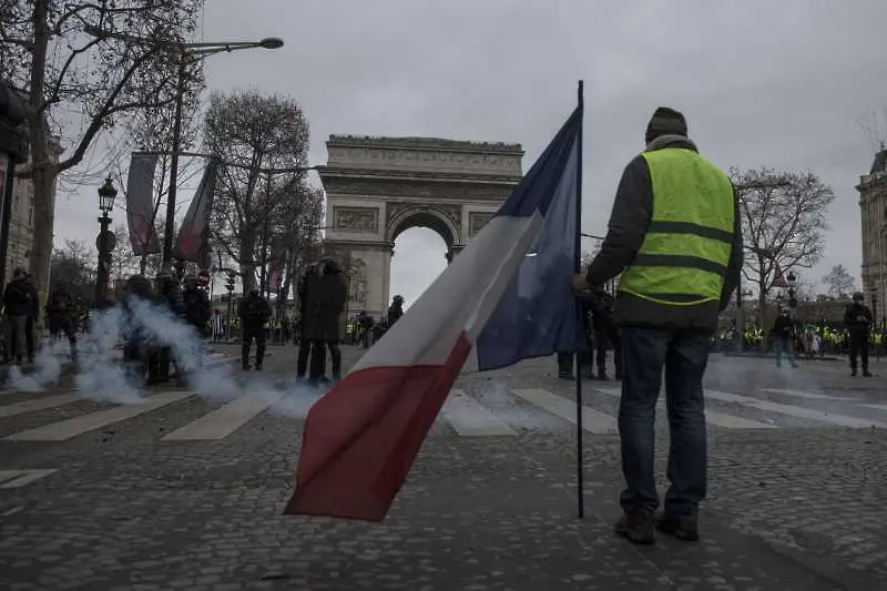След атаката в Страсбург: Френското правителство призова жълтите жилетки да не протестират