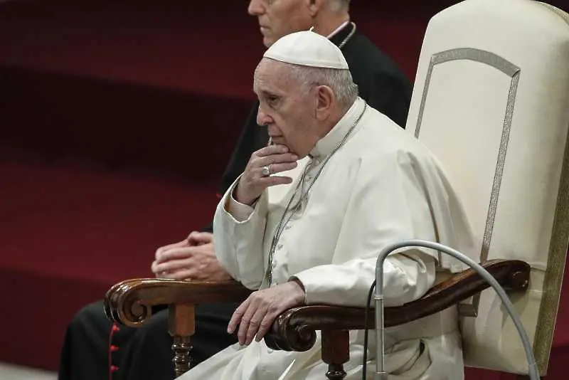 Папата отстрани двама свои съветници заради скандал със сексуални посегателства срещу деца